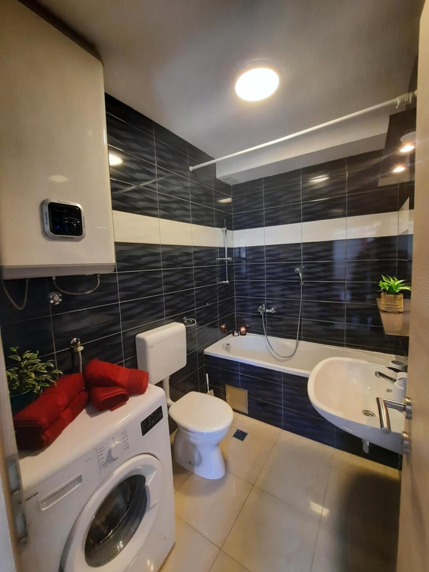 Apartments Ivan Макарска Екстериор снимка